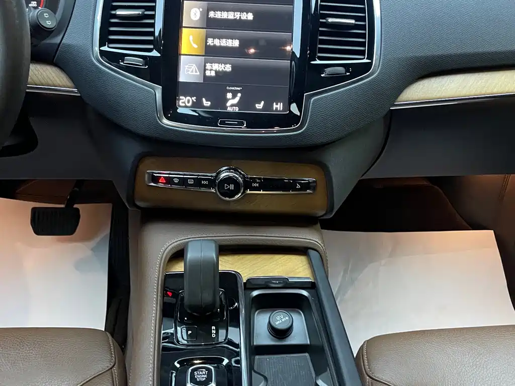Volvo XC90 2022 — фото 11