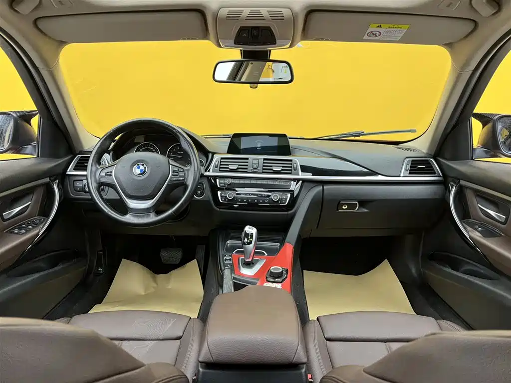 BMW 3 Series 2018 — фото 14
