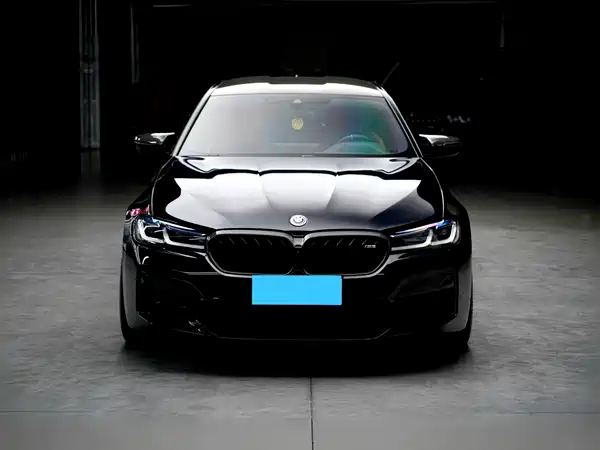 BMW M5 2021