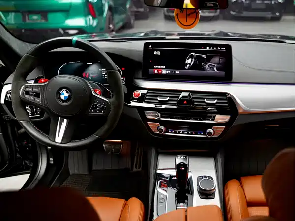 BMW M5 2021