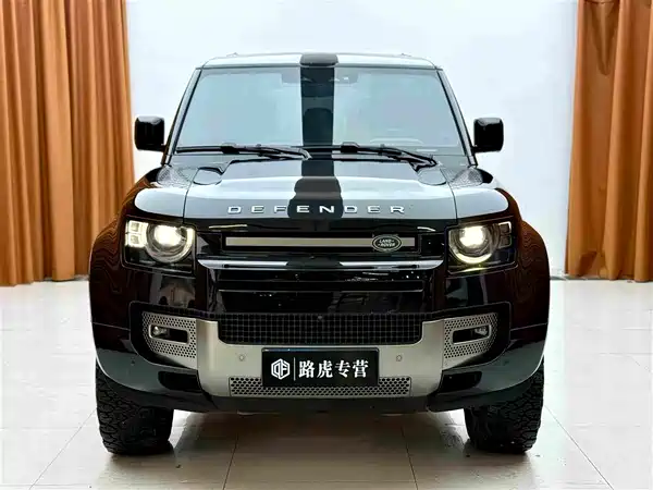 Land Rover Defender 2024