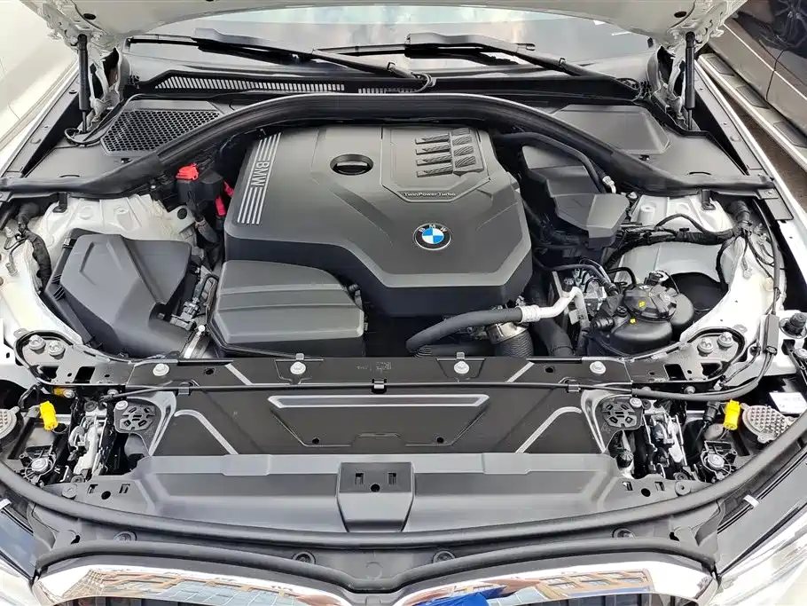 BMW 3 Series 2022 — фото 10