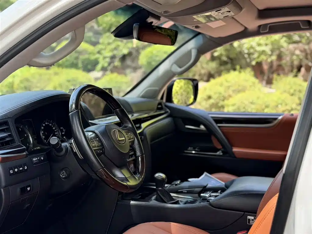 Lexus LX 2016