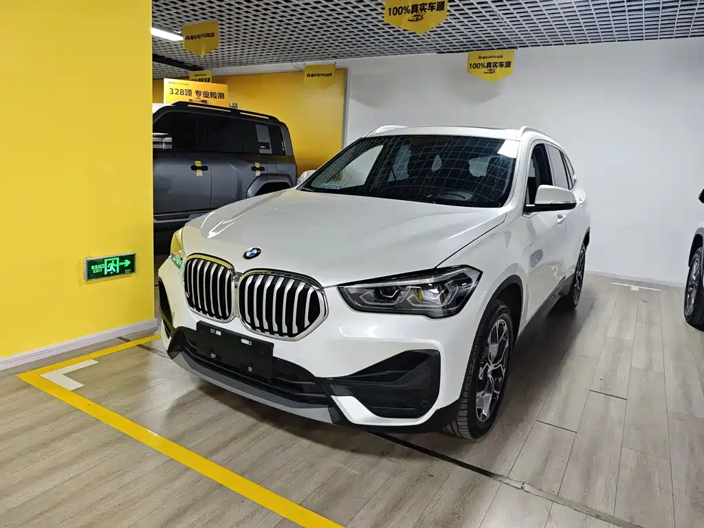 BMW X1 2022 — фото 1