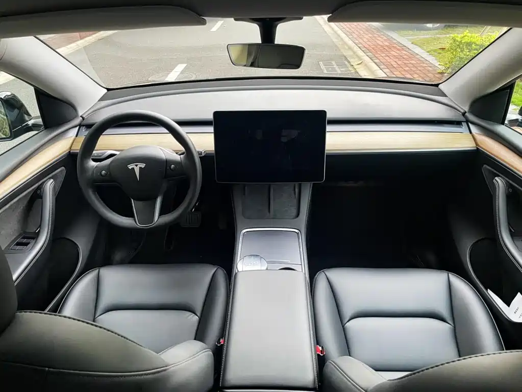 Tesla Model Y 2023 — фото 10