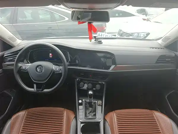 Volkswagen Sagitar 2022