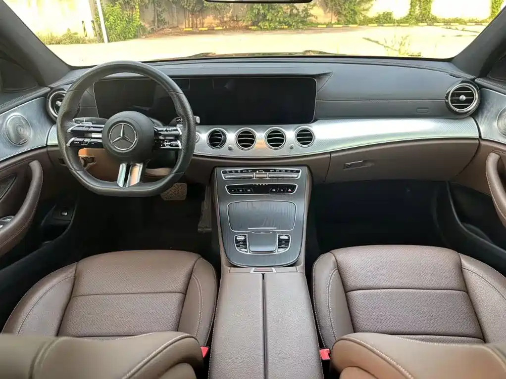 Mercedes-Benz E-Class 2022 — фото 18