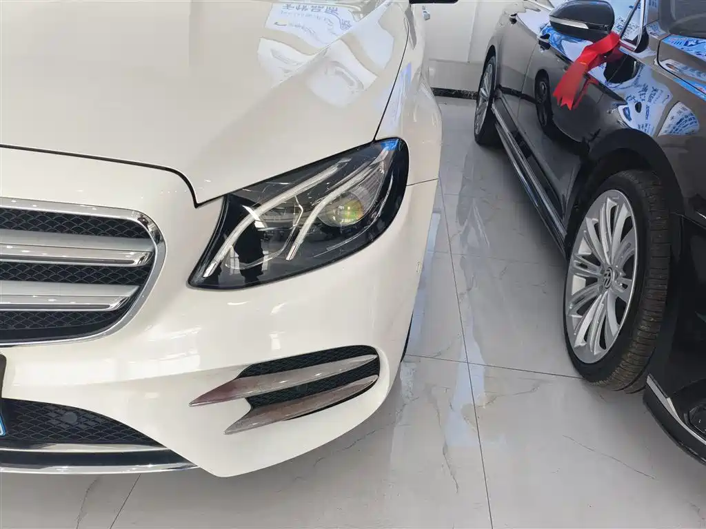 Mercedes-Benz E-Class 2018 — фото 24