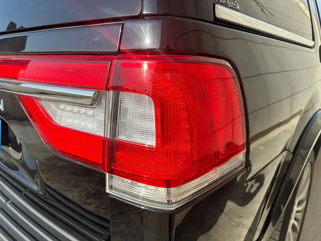 Lincoln Navigator 2018 — фото 15