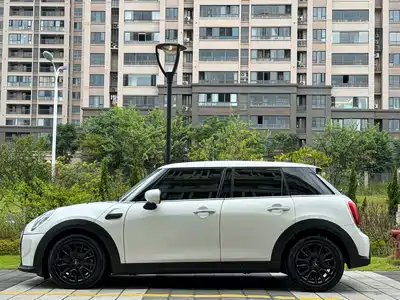 MINI MINI 2023