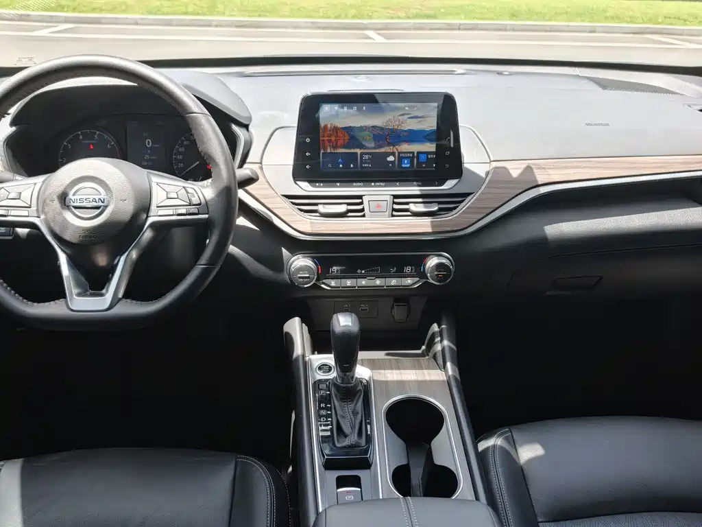 Nissan Teana 2022