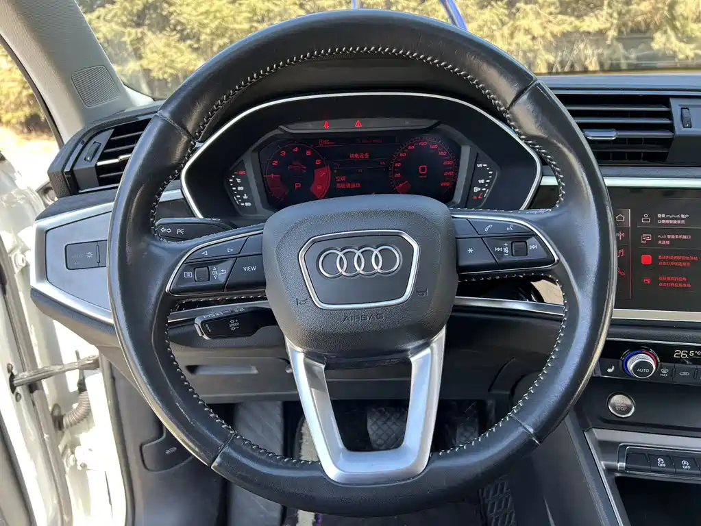 Audi Q3 2022 — фото 21