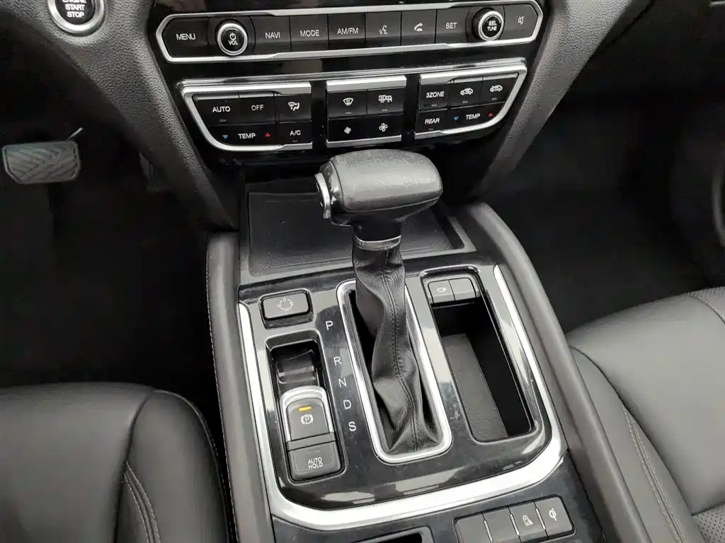 GAC Motor Trumpchi GS8 2017 — фото 13