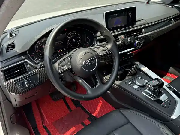 Audi A4L 2020