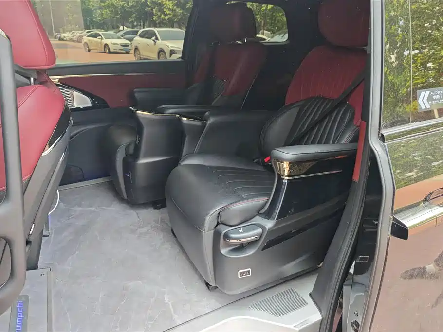 GAC Motor Trumpchi M8 2023 — фото 11
