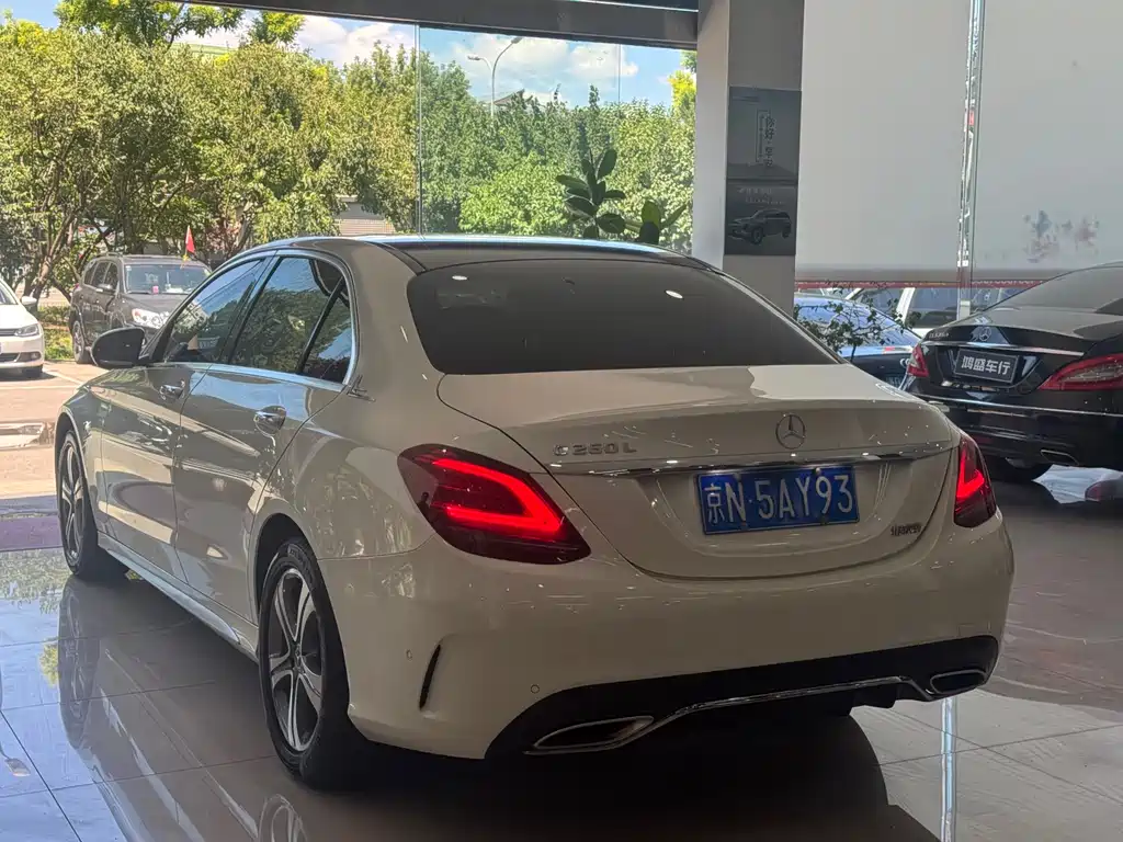 Mercedes-Benz C-Class 2019