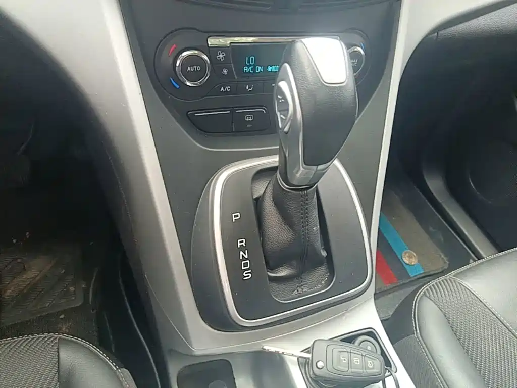 Ford Kuga 2016 — фото 14