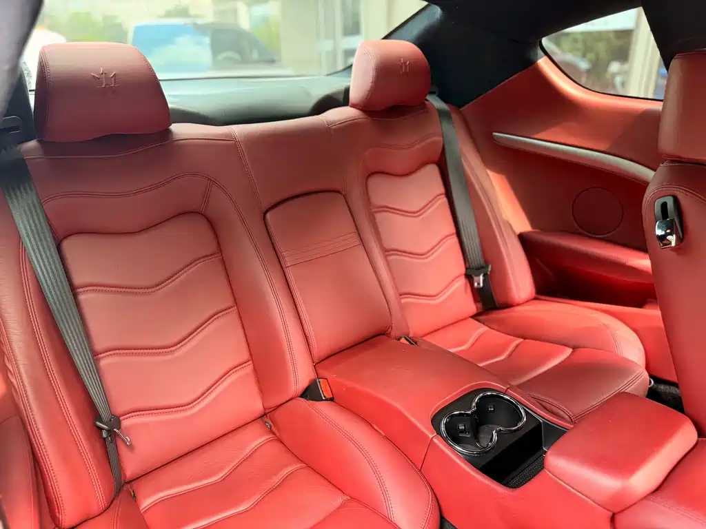Maserati Granturismo 2015 — фото 16