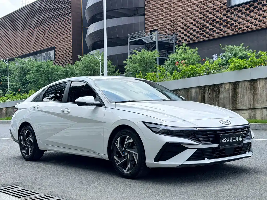 Hyundai Elantra 2025