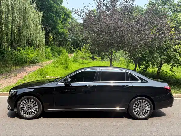 Mercedes-Benz E-Class 2023