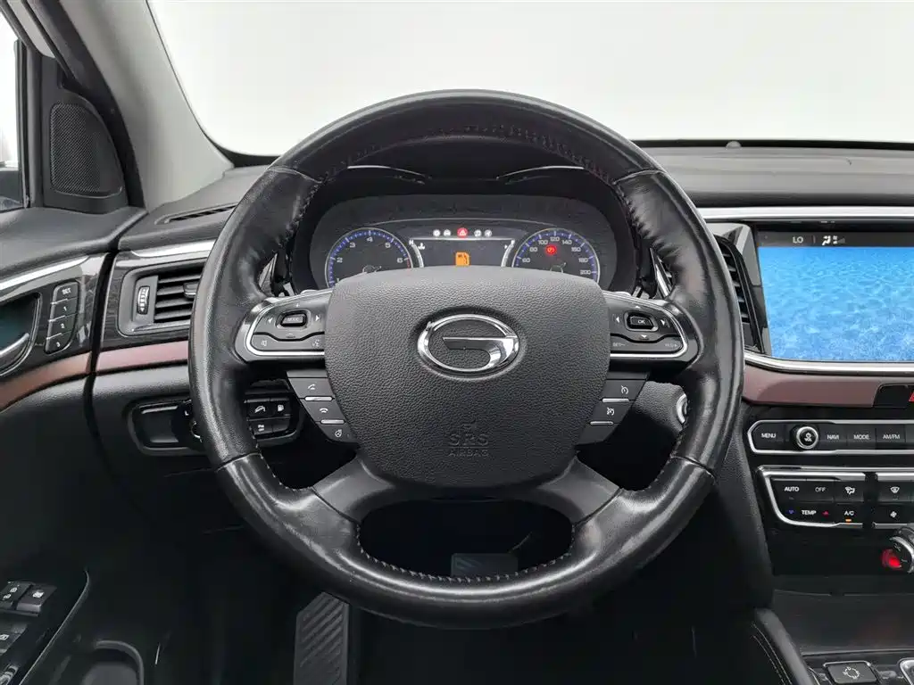 GAC Motor Trumpchi GS8 2017 — фото 11