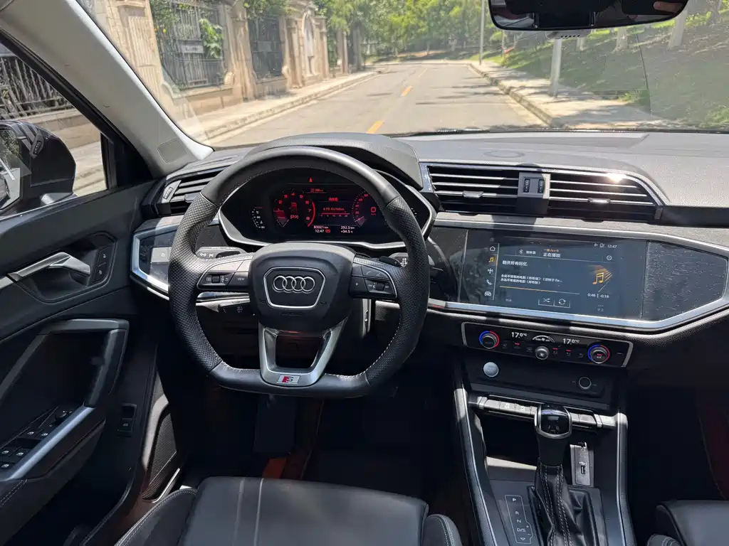 Audi Q3 Sportback 2021 — фото 16