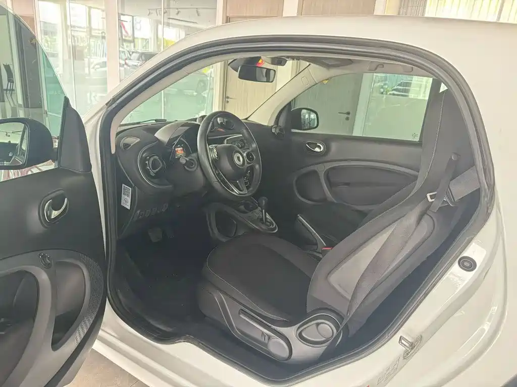 smart fortwo 2017 — фото 10