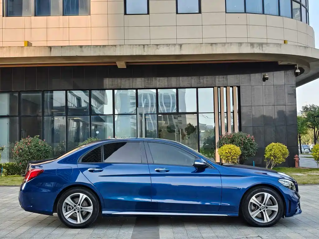 Mercedes-Benz C-Class 2019 — фото 4