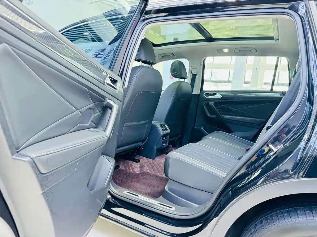 Volkswagen Tiguan L 2023