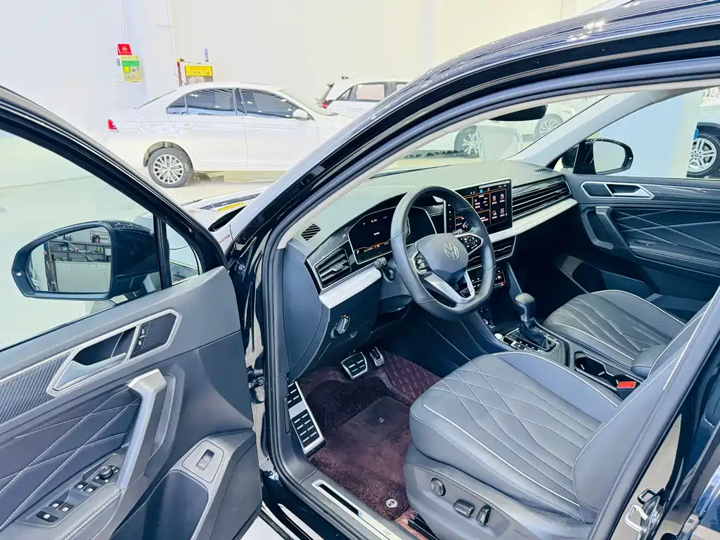 Volkswagen Tiguan L 2023