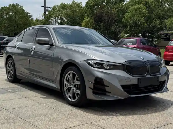BMW i3 2024