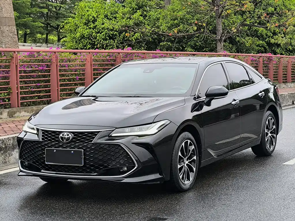 Toyota Avalon 2023 — фото 1