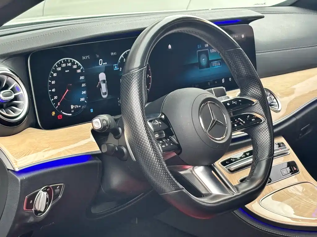 Mercedes-Benz E-Class 2022 — фото 9