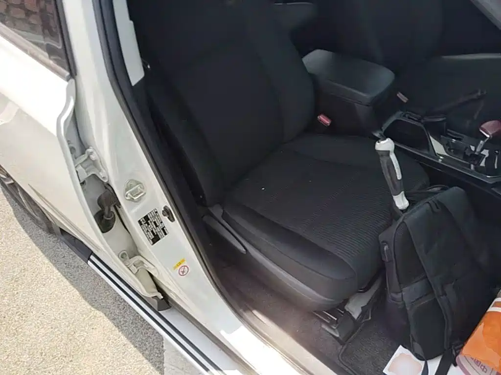 Toyota RAV4 2016 — фото 25