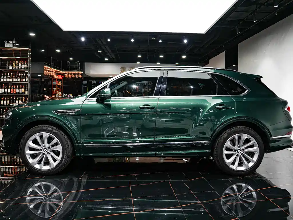 Bentley Bentayga 2021 — фото 5