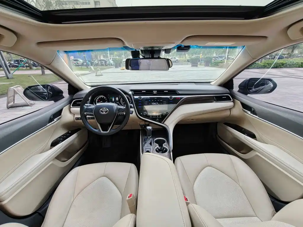 Toyota Camry 2020 — фото 13