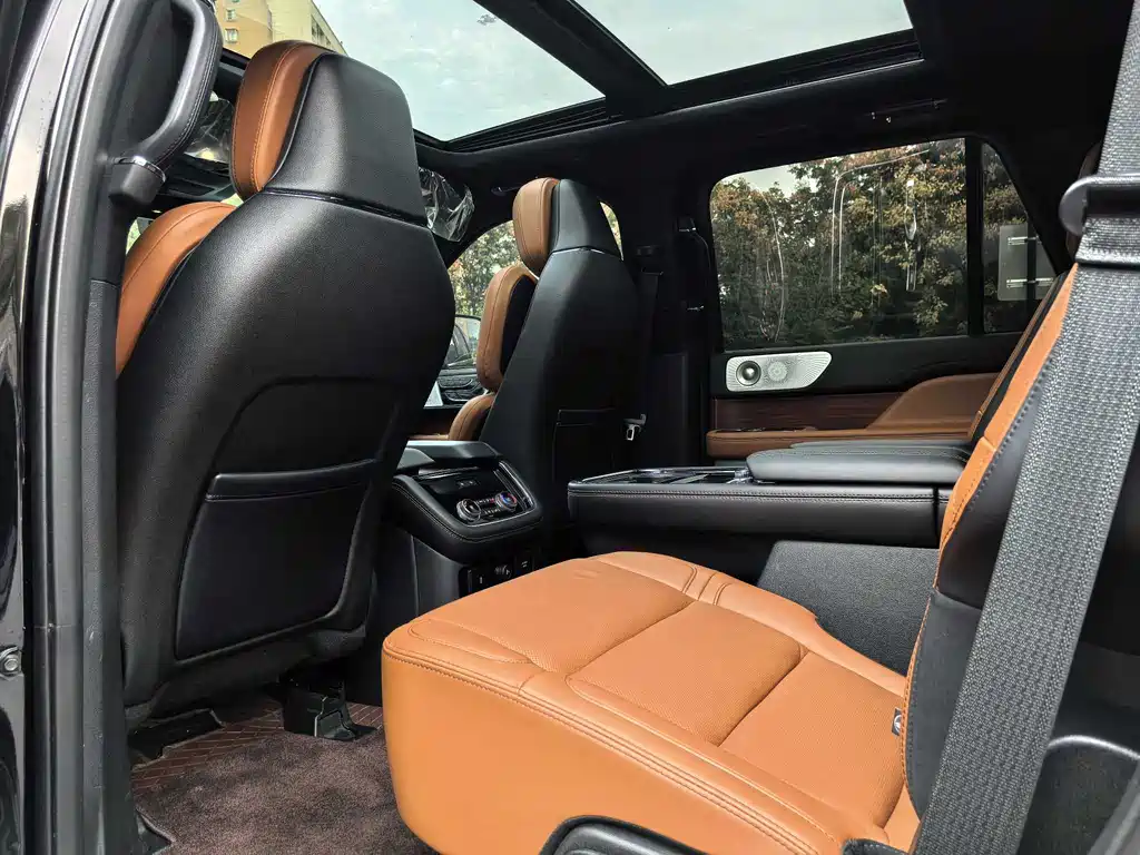 Lincoln Navigator 2023 — фото 13