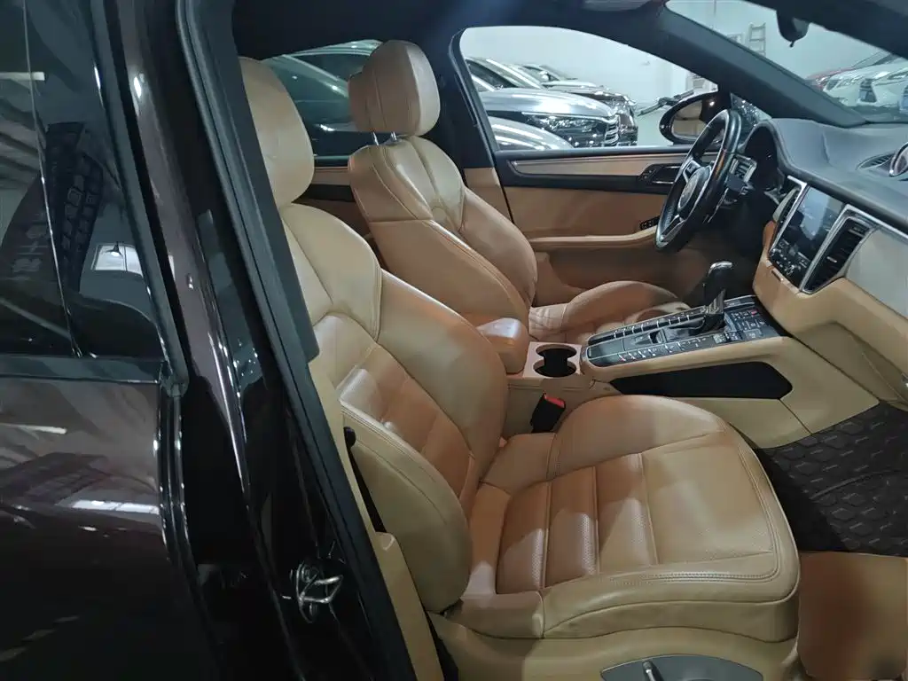 Porsche Macan 2016 — фото 20