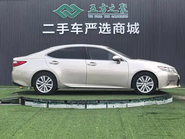 Lexus ES 2013