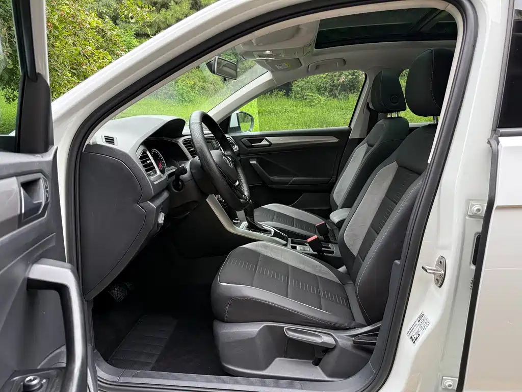 Volkswagen T-Roc 2019