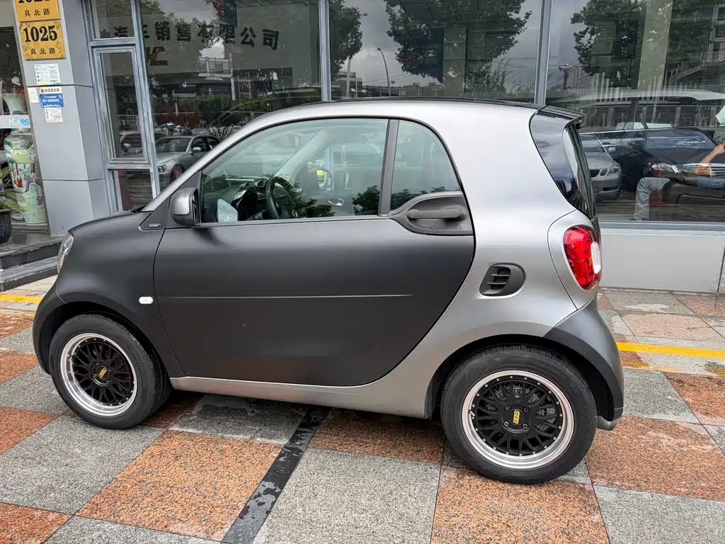 smart Fortwo 2017 — фото 9