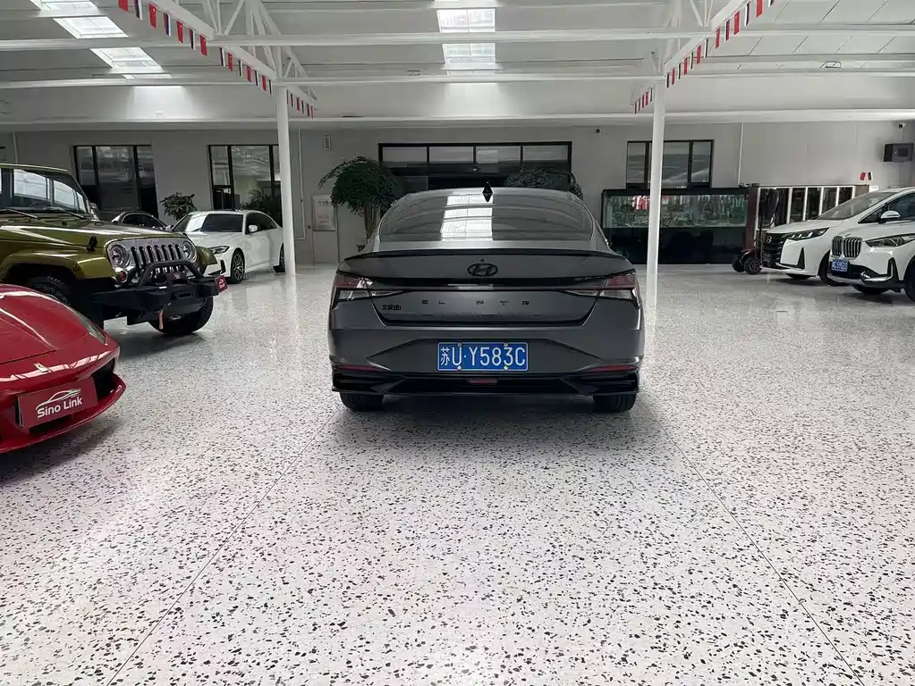 Hyundai Elantra 2023