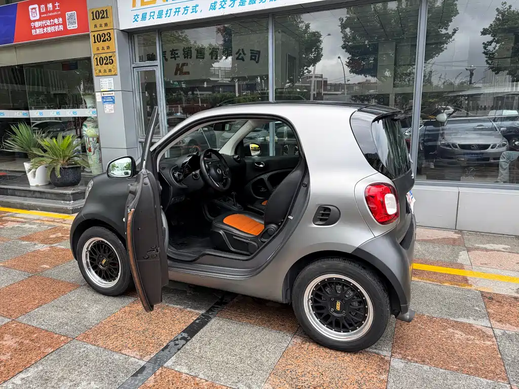 smart Fortwo 2017 — фото 8