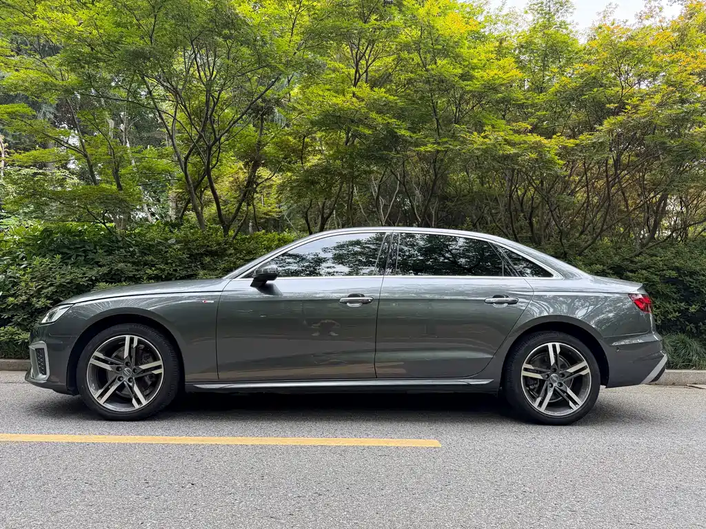 Audi A4L 2021 — фото 13