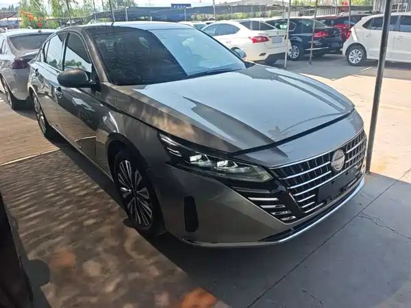 Nissan Teana 2022