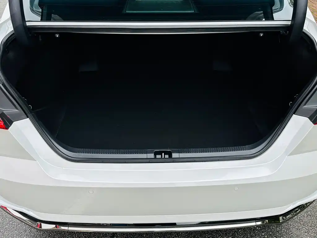 Toyota Camry 2024 — фото 14