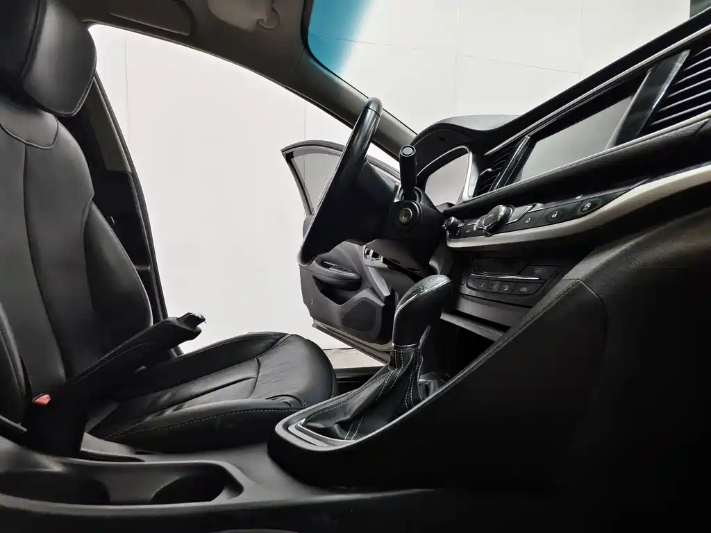 Buick Excelle 2019 — фото 15