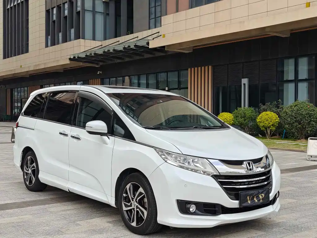 Honda Odyssey 2017 — фото 1