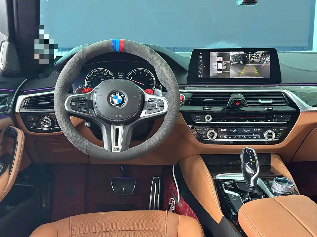 BMW 5 Series 2018 — фото 15