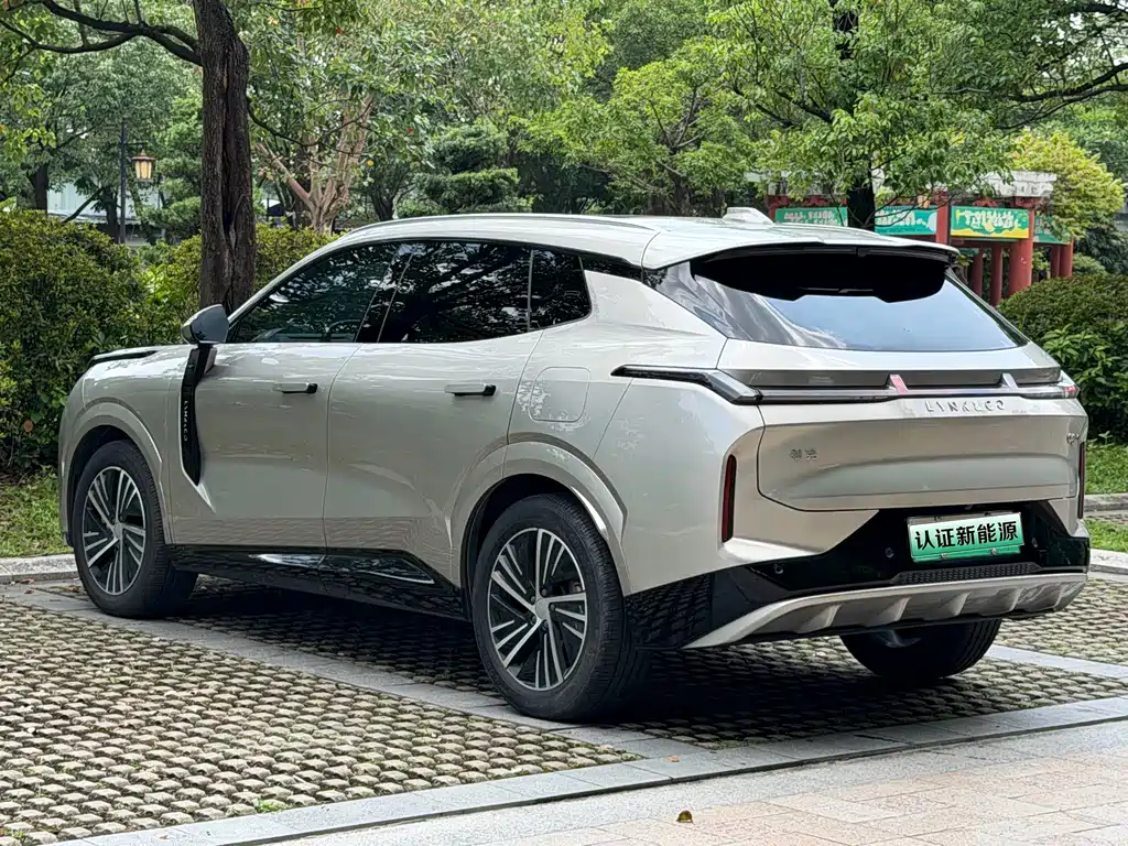 Lynk & Co 08 EM-P 2023 — фото 17